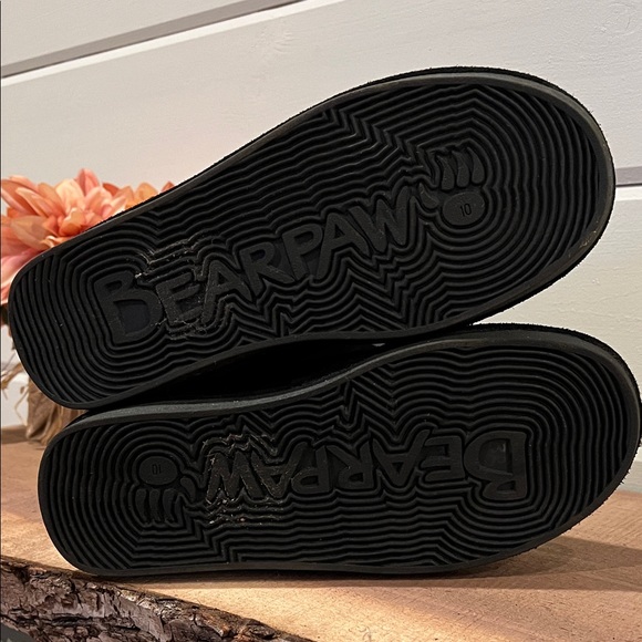 BearPaw Women's Classic Black Winter Boots - Picture 5 of 6